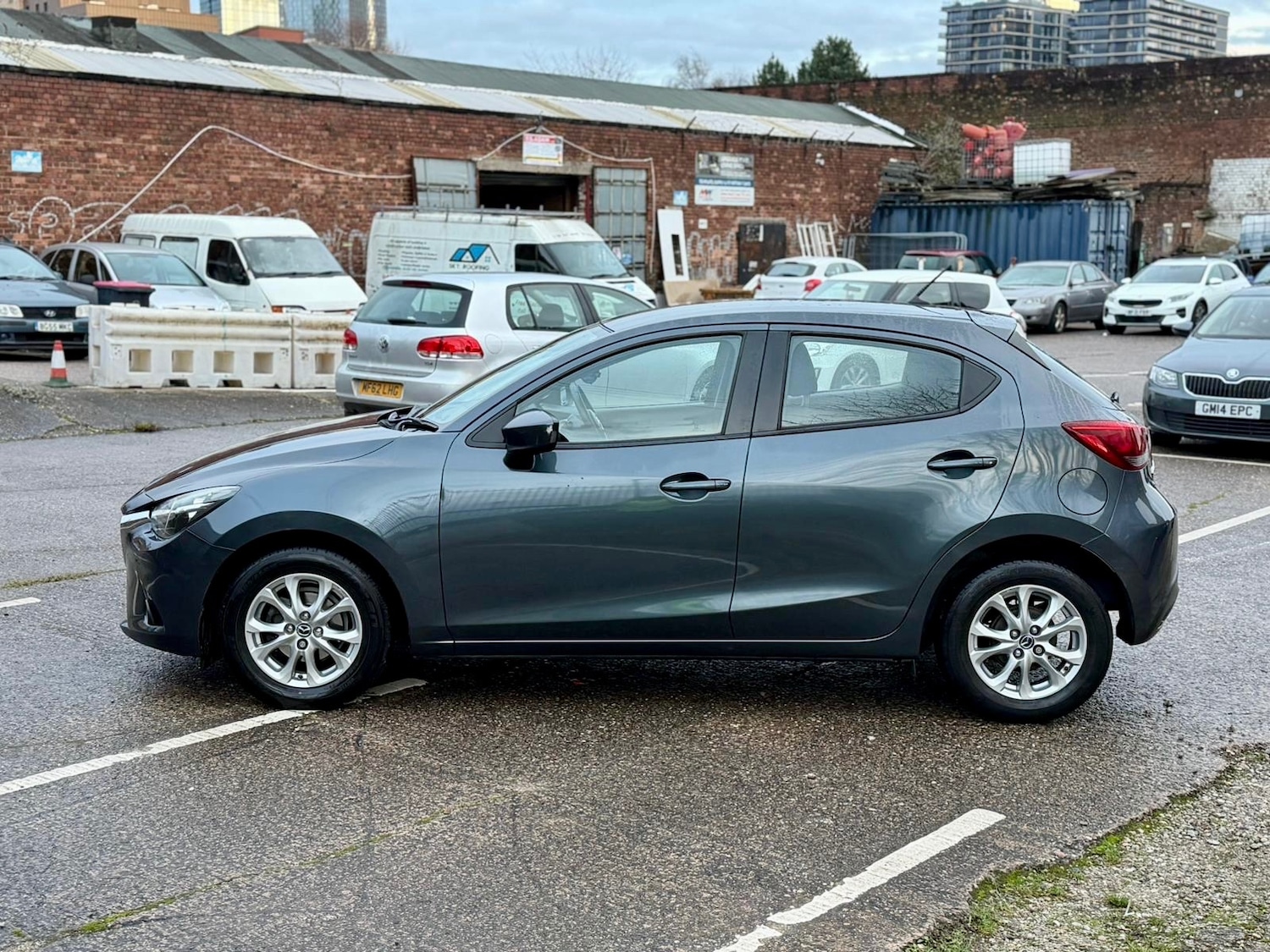 Used Mazda Mazda2 2016 for sale - 76941856: Photo 9