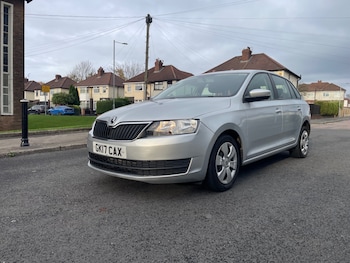 Used Skoda Rapid Spaceback 2017 for sale - 77290401: Photo