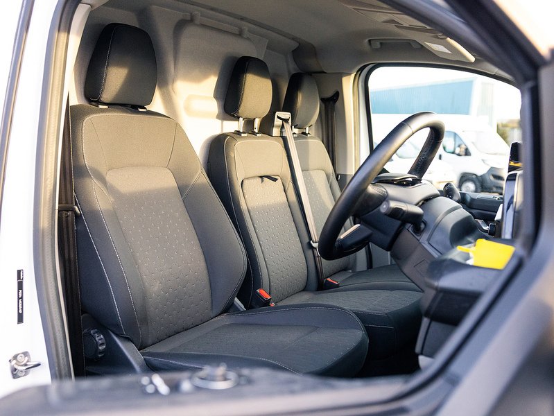 Used Ford Transit Custom 2024 for sale - 77140246: Photo 2