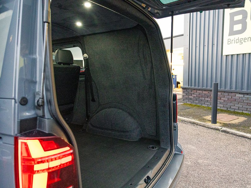 Used Volkswagen Transporter 2024 for sale - 76510365: Photo 13