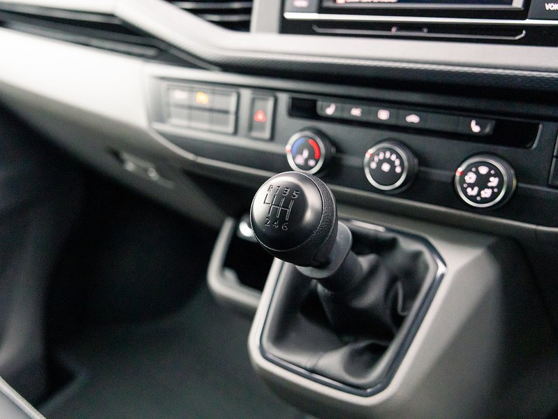 Used Volkswagen Transporter 2024 for sale - 76510365: Photo 31