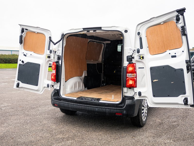 Used Toyota ProAce 2023 for sale - 76821337: Photo 2