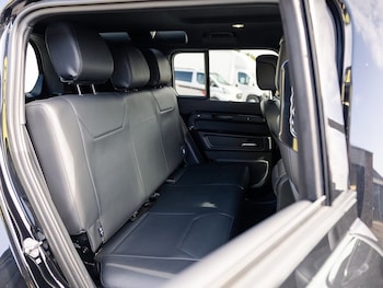 Used Land Rover Defender 110 2024 for sale - 75597614: Photo
