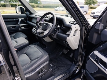 Used Land Rover Defender 110 2024 for sale - 75597614: Photo