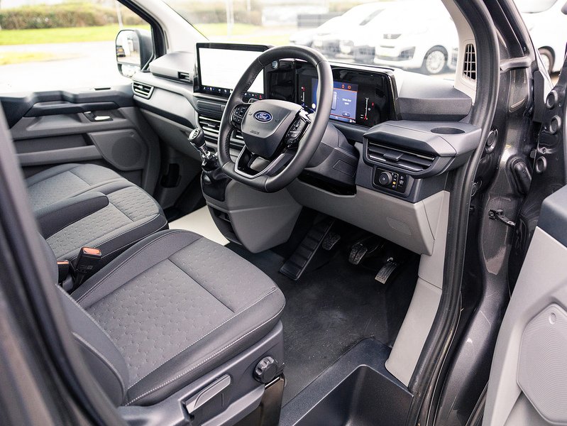 Used Ford Transit Custom 2024 for sale - 77328706: Photo 2