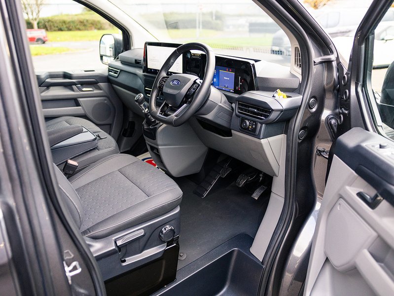 Used Ford Transit Custom 2024 for sale - 76436131: Photo 2