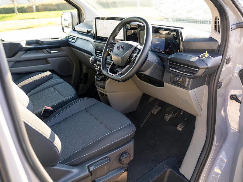 Used Ford Transit Custom 2024 for sale - 77961603: Photo 2