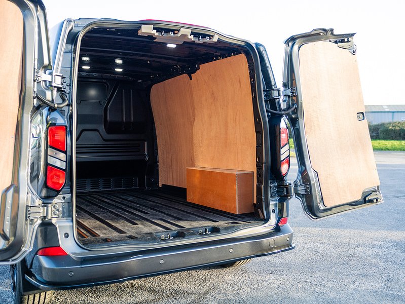 Used Ford Transit Custom 2024 for sale - 77984908: Photo 2