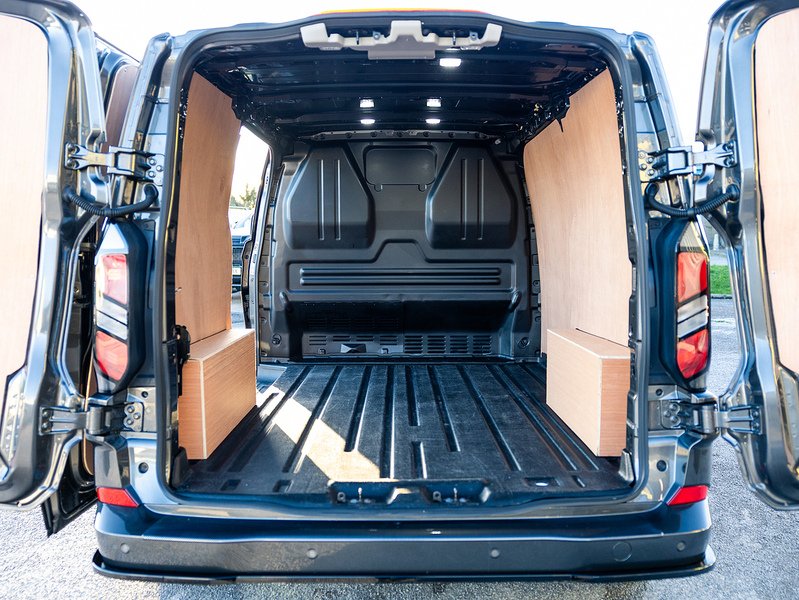 Used Ford Transit Custom 2024 for sale - 76637189: Photo 2