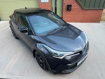 Used Toyota C-HR 2019 for sale - 79175182: Photo