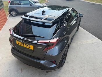 Used Toyota C-HR 2019 for sale - 79175182: Photo