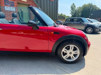 Used MINI Convertible 2006 for sale - 79173619: Photo