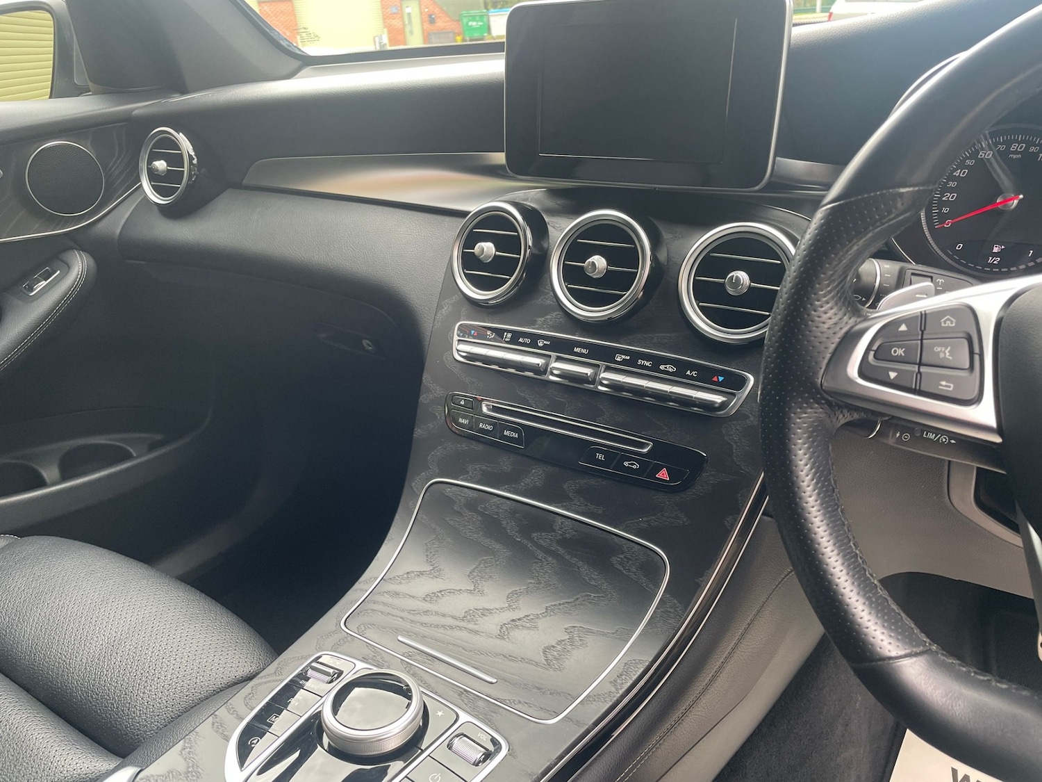 Used Mercedes-Benz GLC 2018 for sale - 77104691: Photo 26