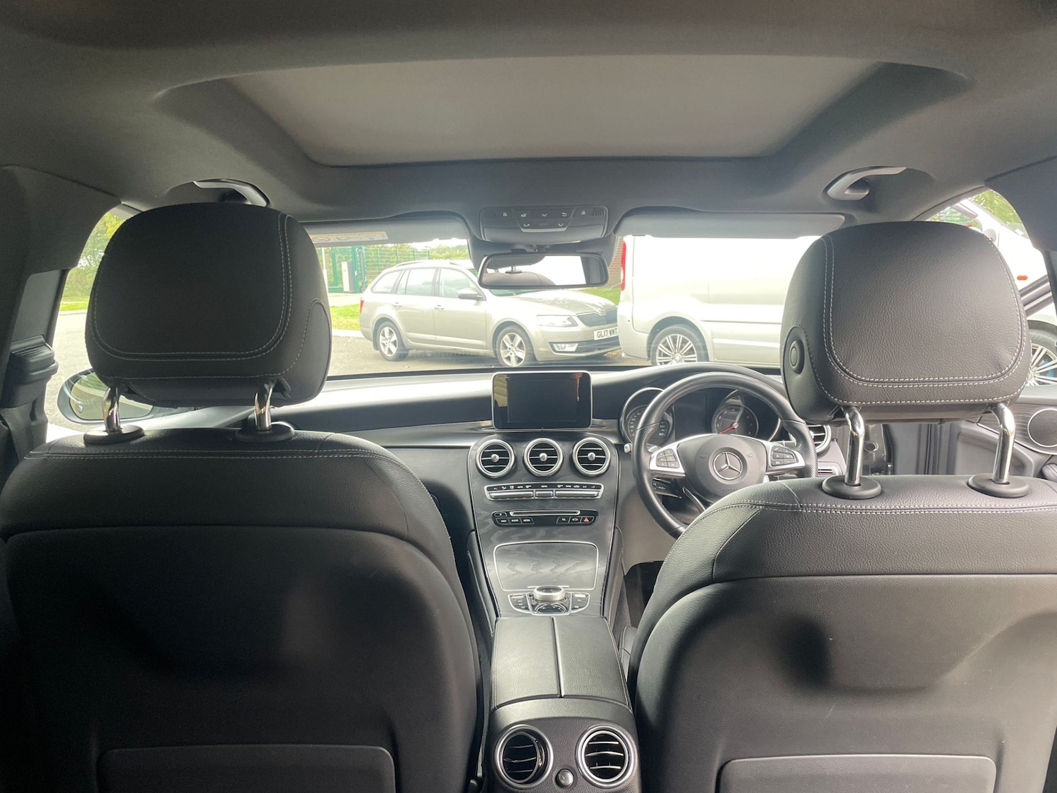 Used Mercedes-Benz GLC 2018 for sale - 77104691: Photo 3