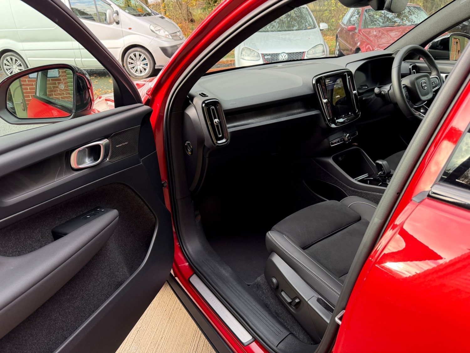 Used Volvo C40 2024 for sale - 77210318: Photo 28