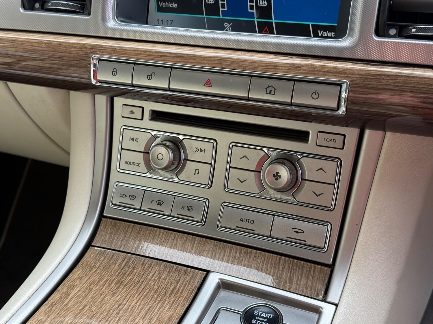 Used Jaguar XF 2010 for sale - 77291089: Photo 13