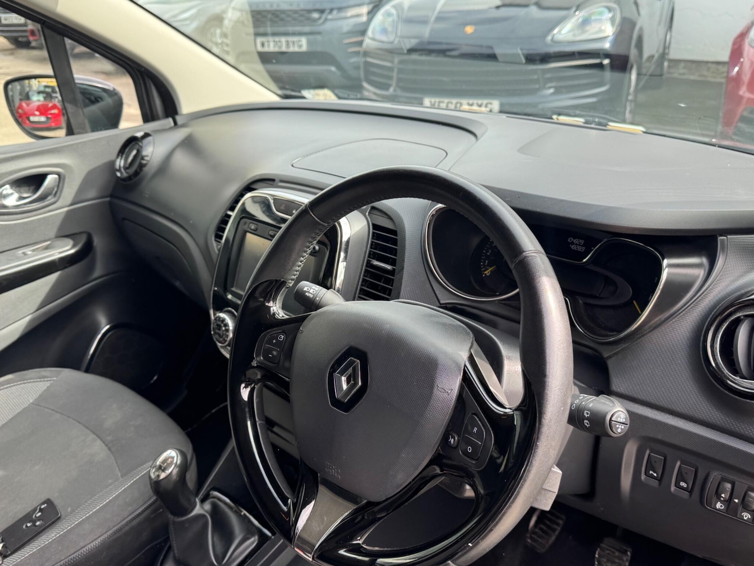 Used Renault Captur for sale - 77824510: Photo 14