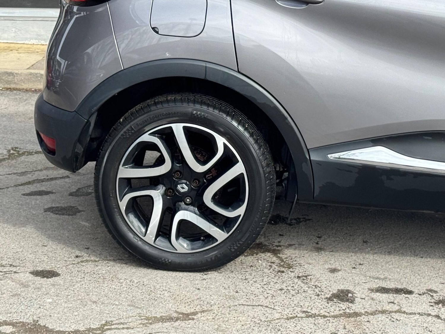 Used Renault Captur for sale - 77824510: Photo 6