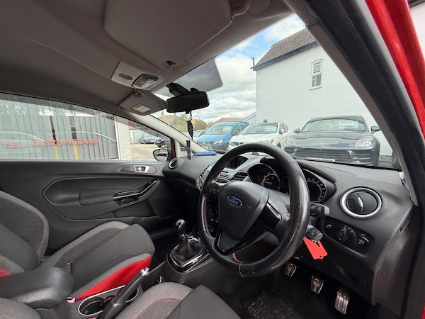 Used Ford Fiesta 2015 for sale - 76200563: Photo 19