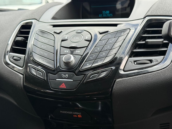 Used Ford Fiesta 2015 for sale - 76200563: Photo 24