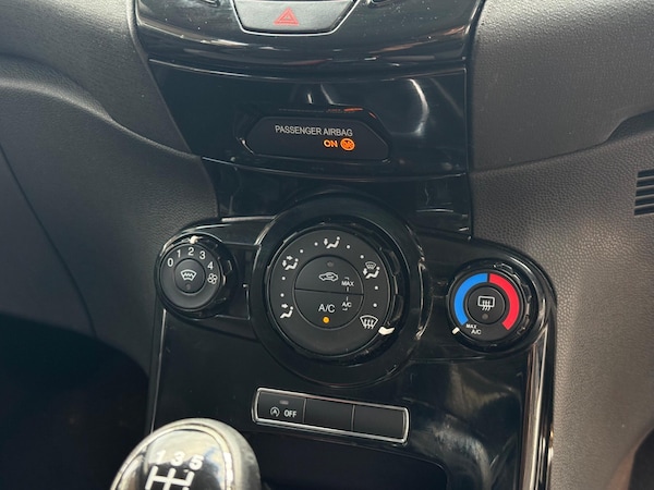 Used Ford Fiesta 2015 for sale - 76200563: Photo 25