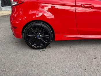 Used Ford Fiesta 2015 for sale - 76200563: Photo