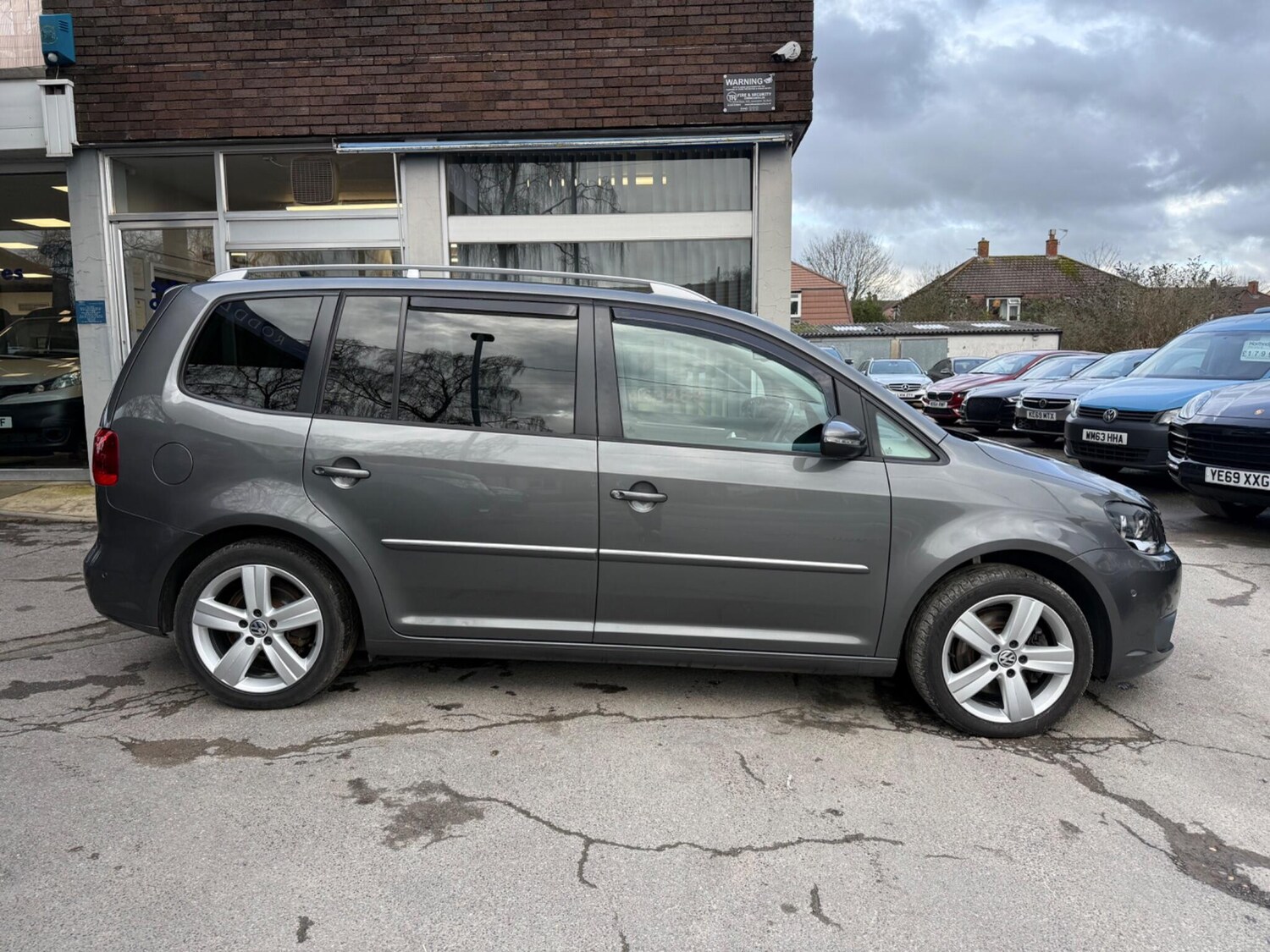 Used Volkswagen Touran for sale - 77497312: Photo 10