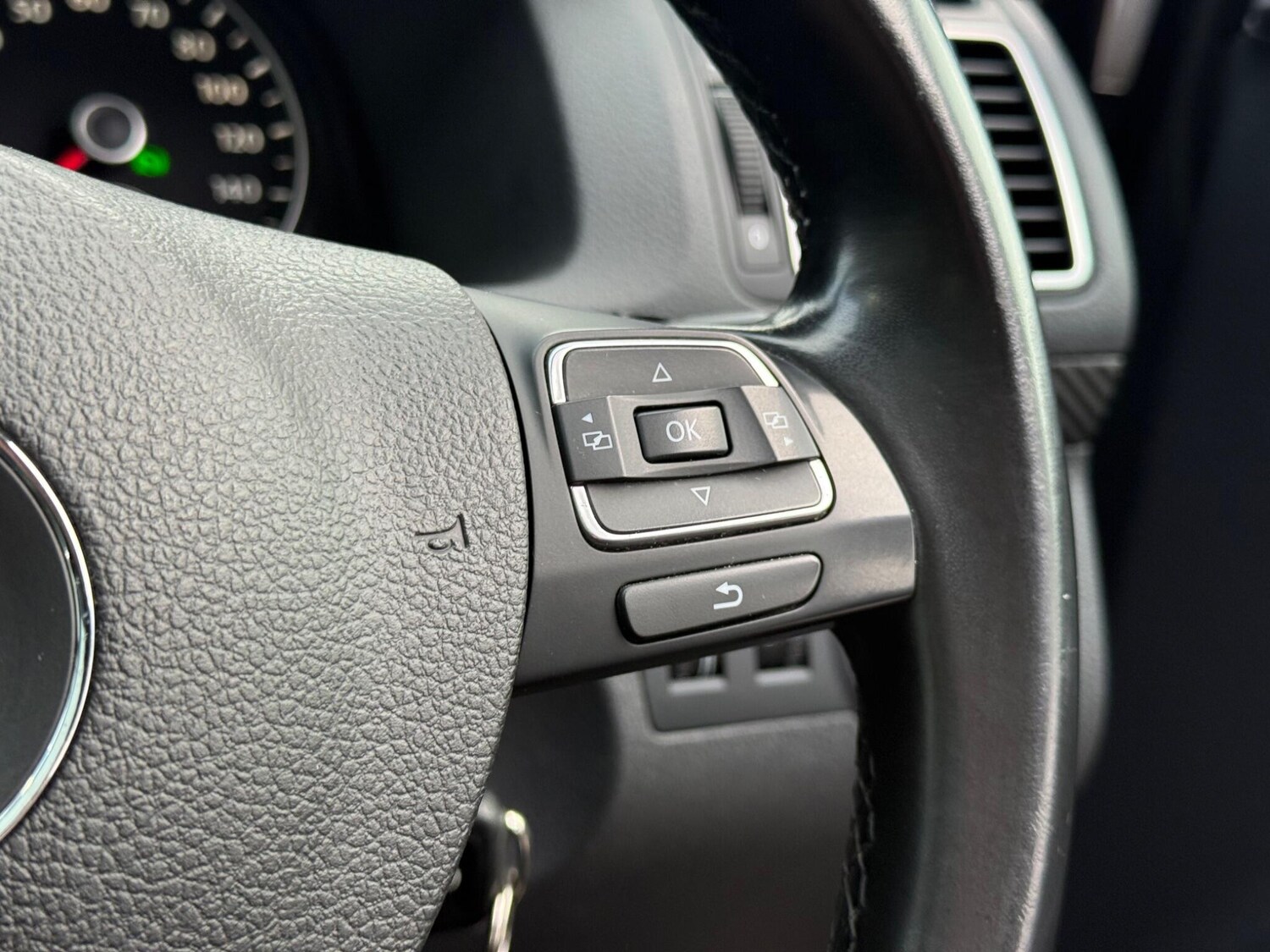 Used Volkswagen Touran for sale - 77497312: Photo 18