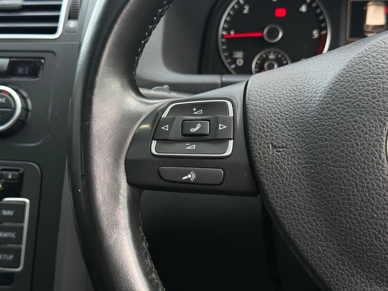 Used Volkswagen Touran for sale - 77497312: Photo 19