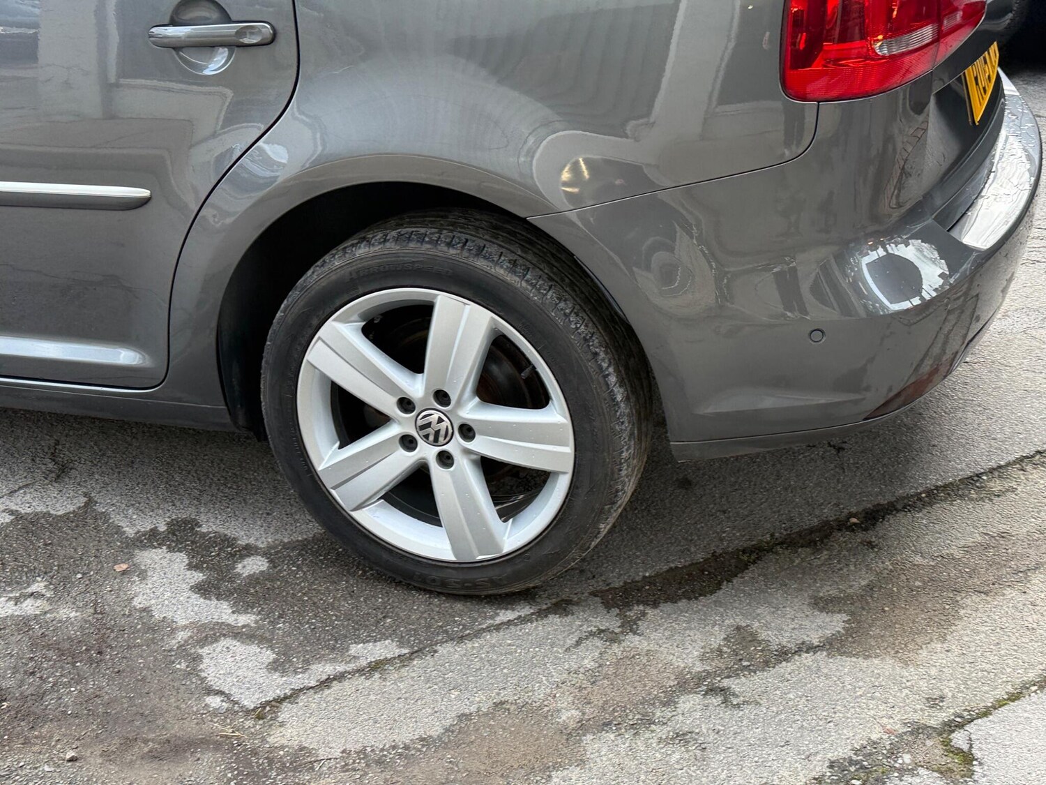 Used Volkswagen Touran for sale - 77497312: Photo 22