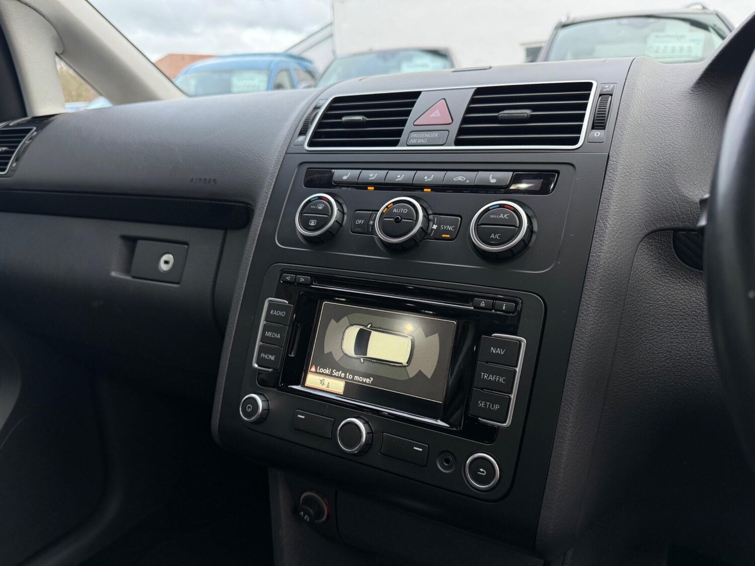 Used Volkswagen Touran for sale - 77497312: Photo 24