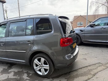 Used Volkswagen Touran 2015 for sale - 77497312: Photo