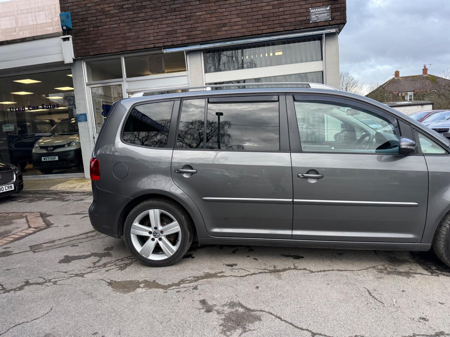 Used Volkswagen Touran for sale - 77497312: Photo 9