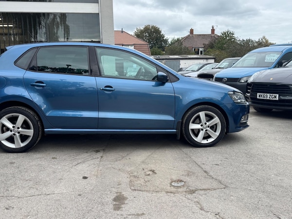 Used Volkswagen Polo 2016 for sale - 76306329: Photo 2