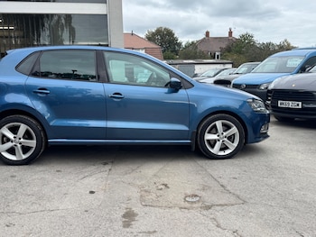 Used Volkswagen Polo 2016 for sale - 76306329: Photo 2