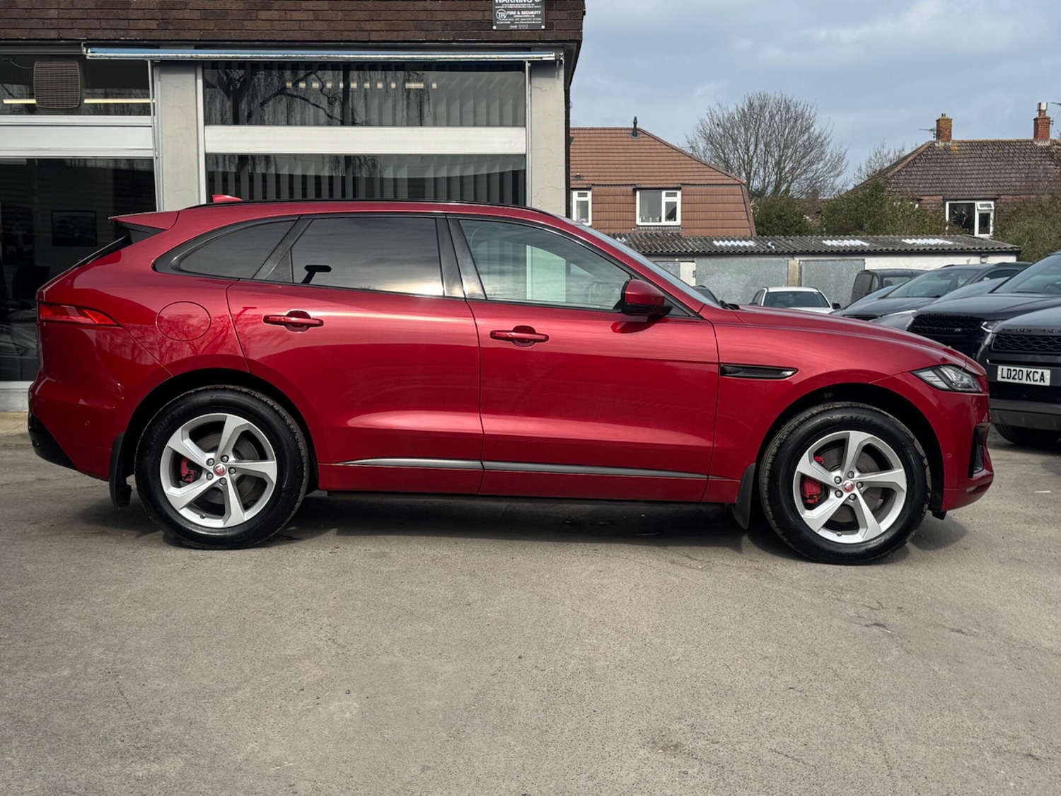 Used Jaguar F-Pace 2016 for sale - 77993139: Photo 2