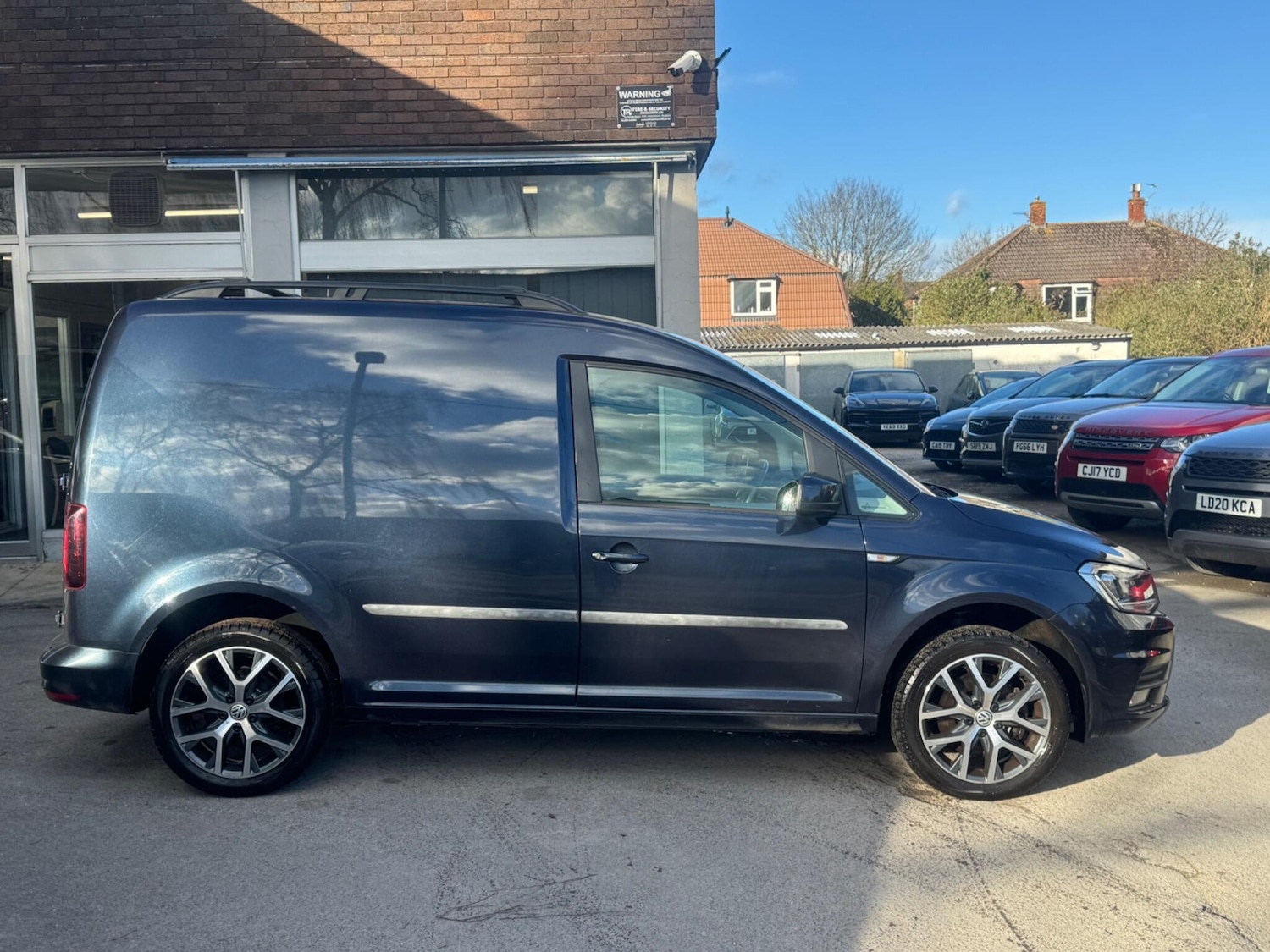 Used Volkswagen Caddy 2017 for sale - 78019792: Photo 2