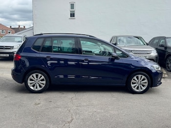 Used Volkswagen Golf SV 2017 for sale - 78622354: Photo