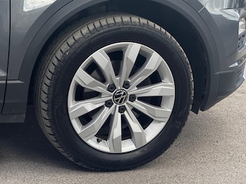 Used Volkswagen T-Roc 2020 for sale - 79441378: Photo