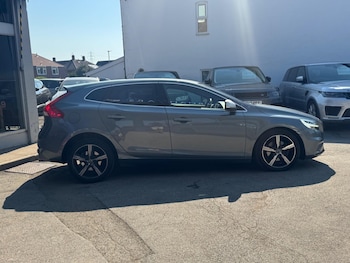 Used Volvo V40 2019 for sale - 79158363: Photo