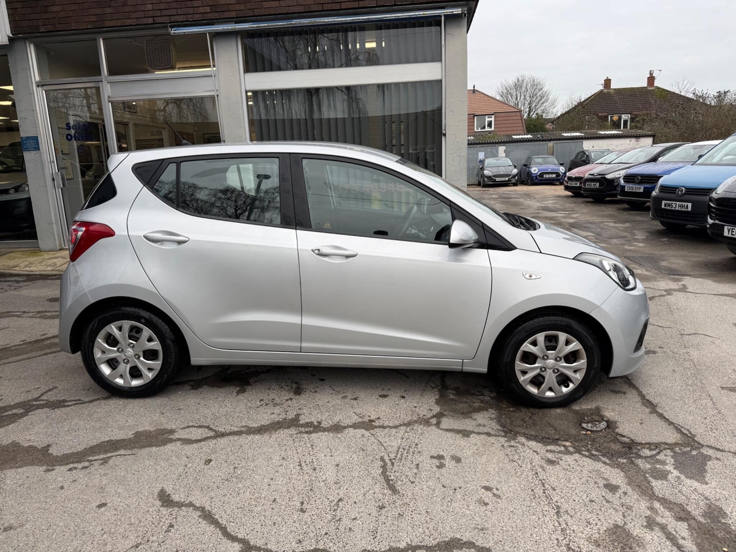 Used Hyundai i10 2015 for sale - 77331479: Photo 2