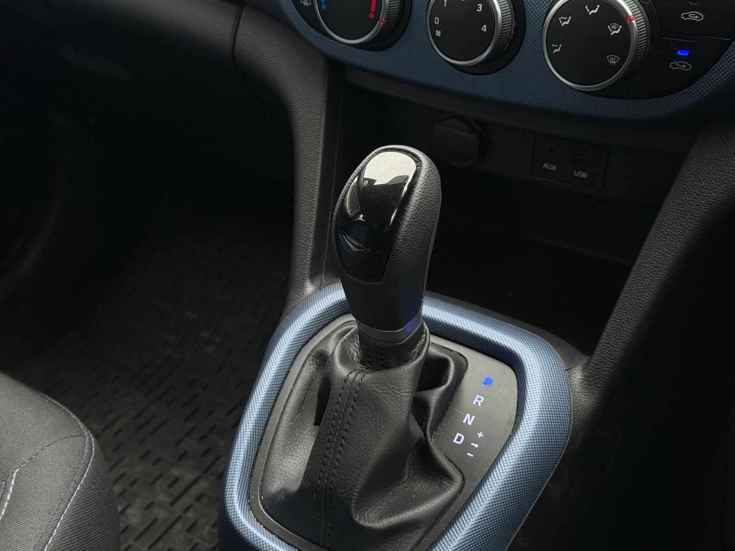 Used Hyundai i10 2015 for sale - 77331479: Photo 22