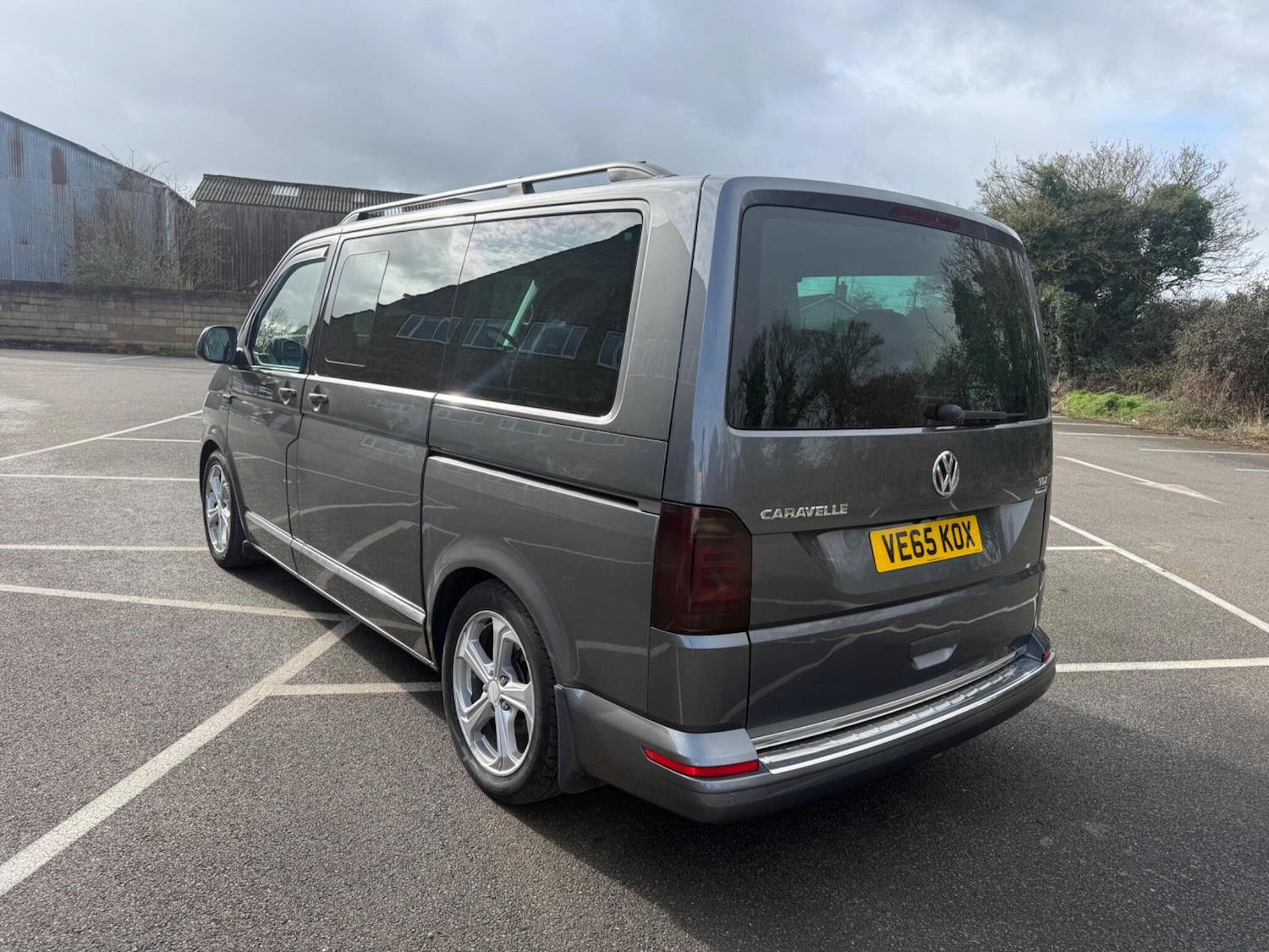 Used Volkswagen Caravelle 2015 for sale - 77646779: Photo 4