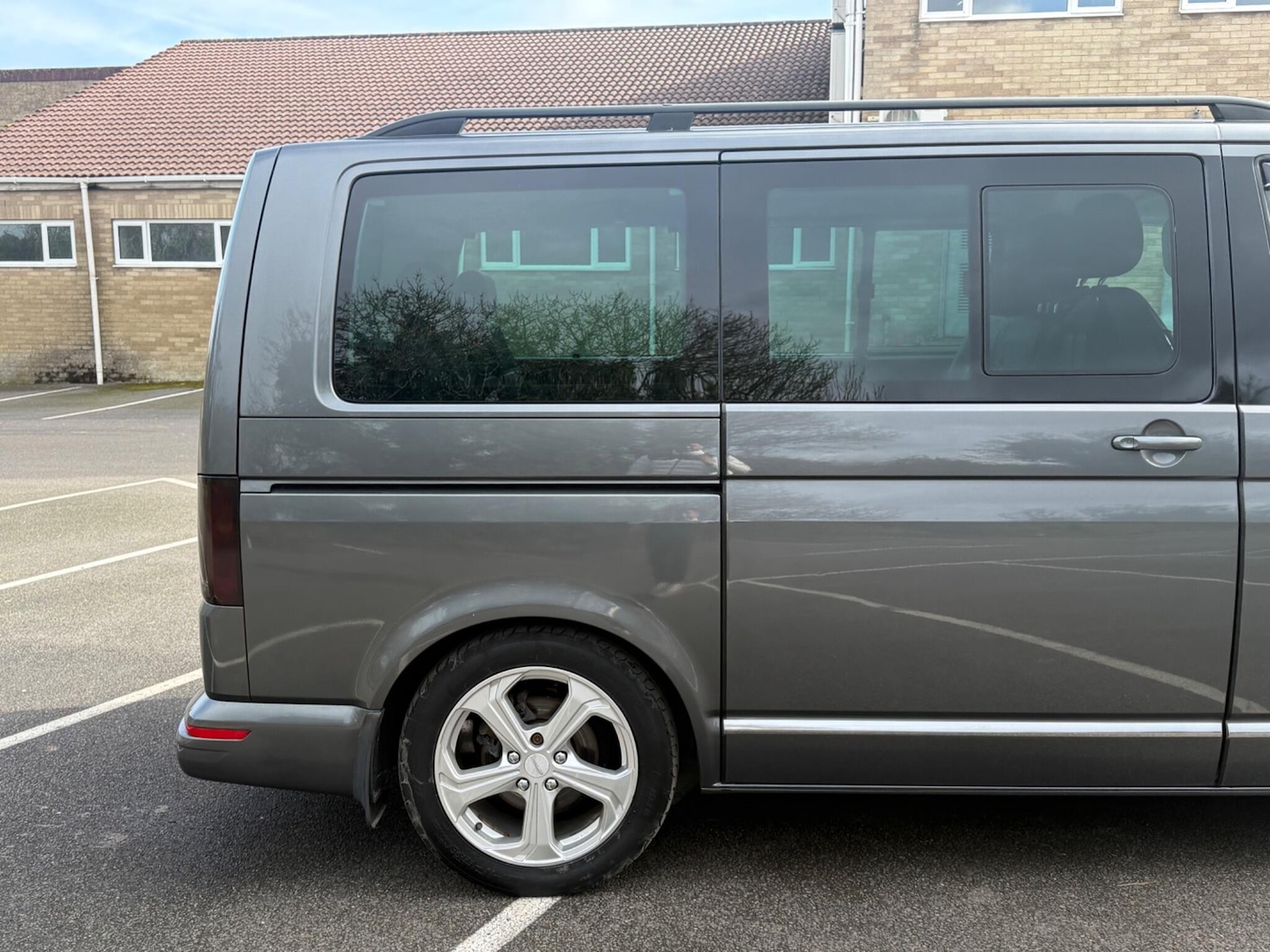 Used Volkswagen Caravelle 2015 for sale - 77646779: Photo 5