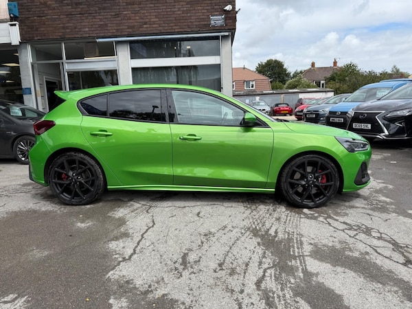 Used Ford Focus 2023 for sale - 75318464: Photo 2