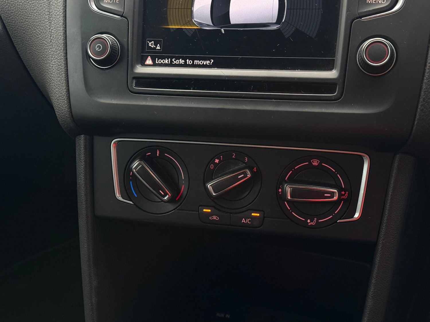 Used Volkswagen Polo 2016 for sale - 76613250: Photo 22