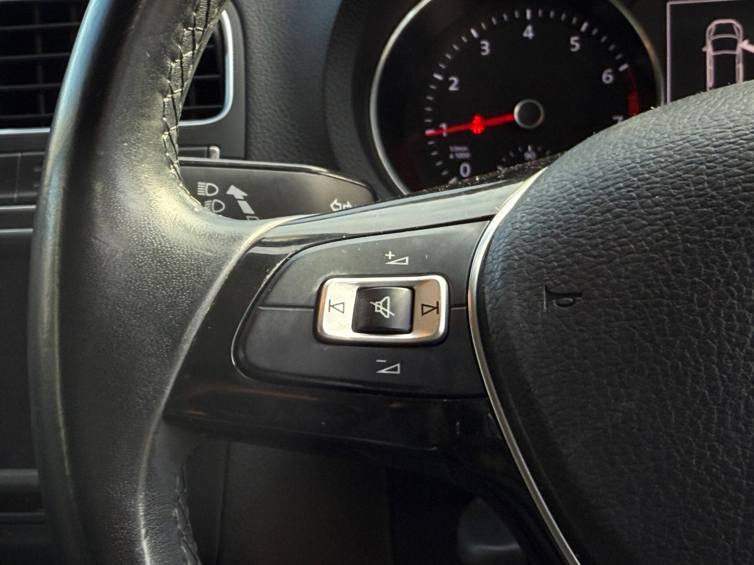 Used Volkswagen Polo 2014 for sale - 76349026: Photo 23
