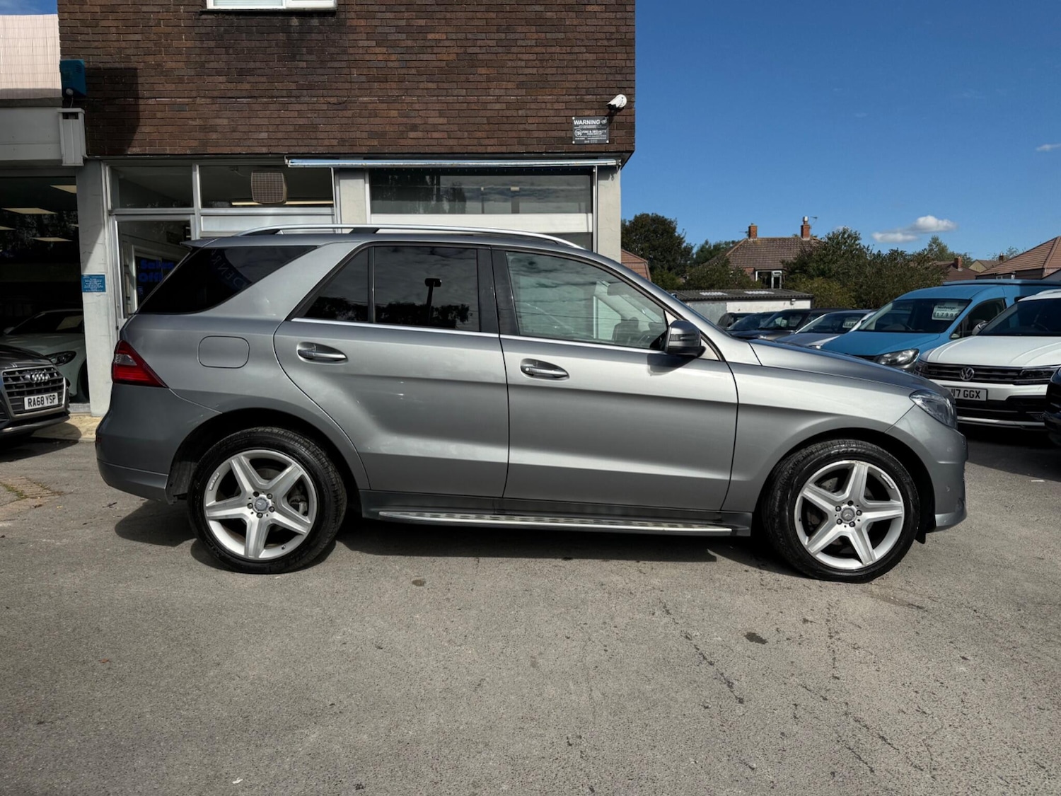 Used Mercedes-Benz M-Class 2015 for sale - 76136975: Photo 2