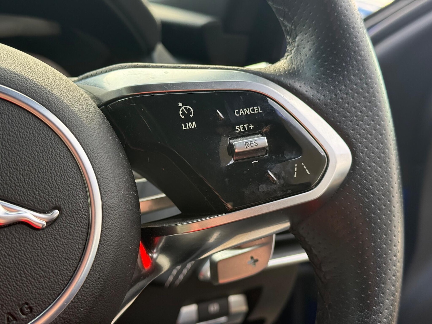 Used Jaguar XE 2019 for sale - 77510476: Photo 17