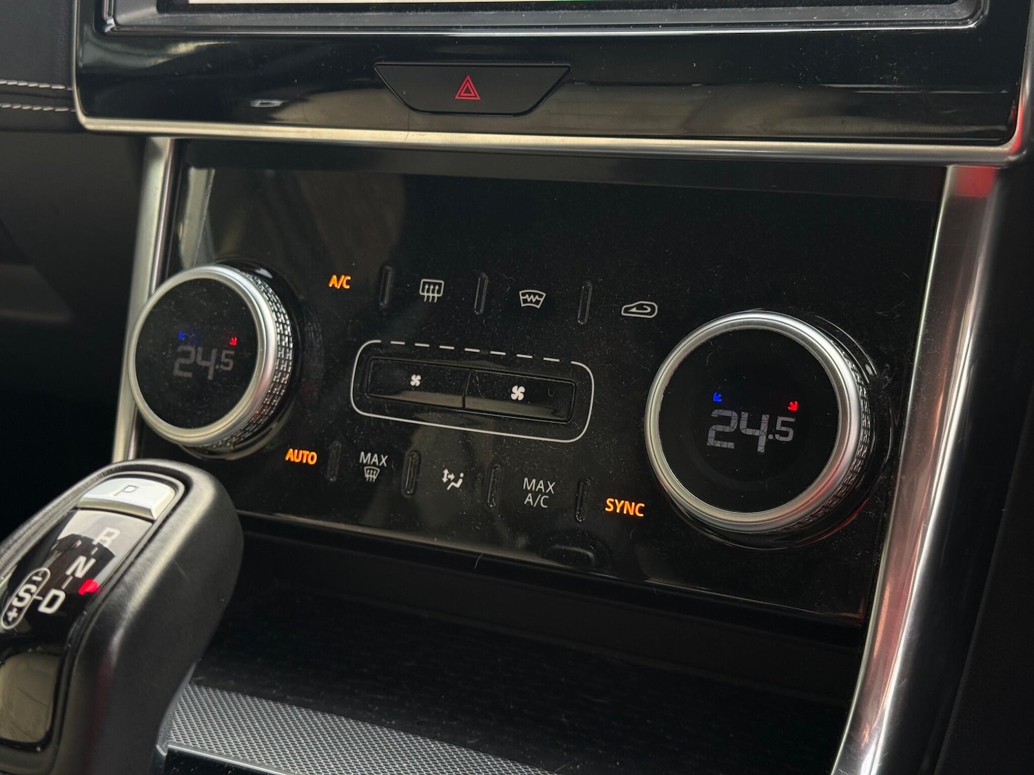 Used Jaguar XE 2019 for sale - 77510476: Photo 19